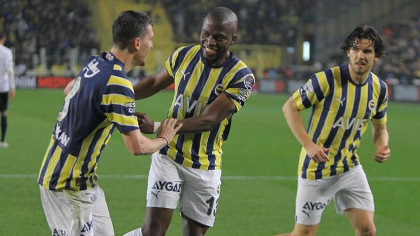 Valencia Fenerbahçede kalacak mı Başkandan transfer açıklaması
