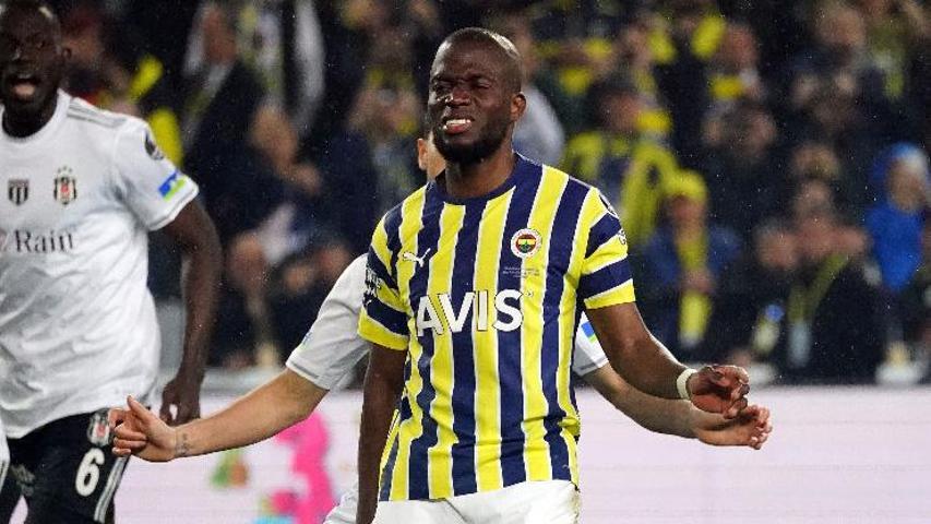 Valencia Fenerbahçede kalacak mı Başkandan transfer açıklaması