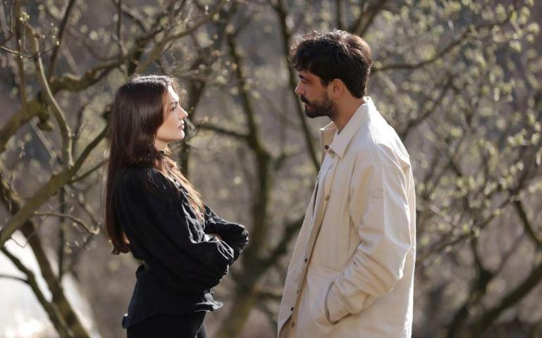 Ateş ve Zeynep, Denize yakalandı Kraliçe 3. bölümde neler oldu