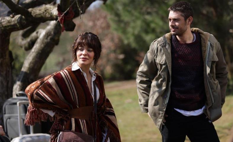 Ateş ve Zeynep, Denize yakalandı Kraliçe 3. bölümde neler oldu