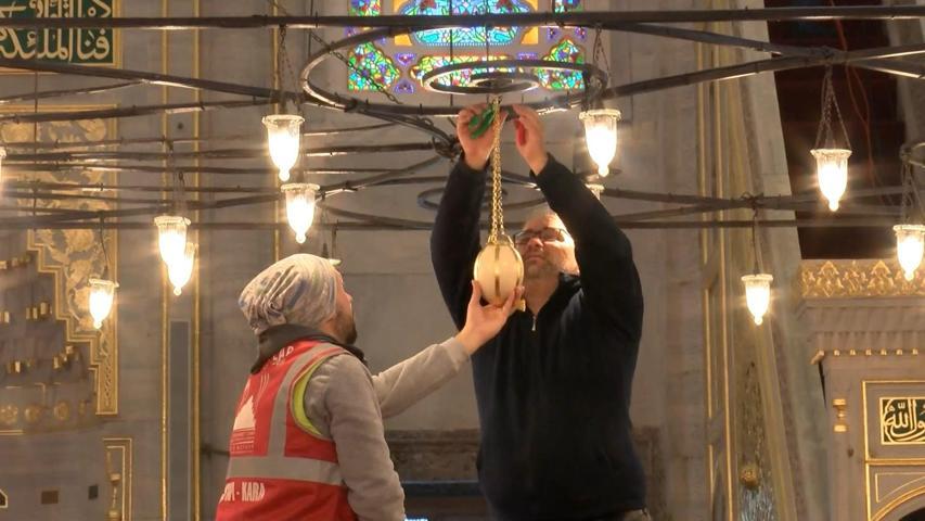 5 yıllık ara sona erdi: Sultanahmette ibadet heyecanı