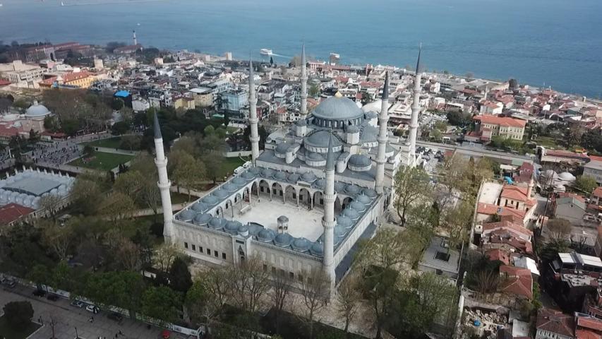 5 yıllık ara sona erdi: Sultanahmette ibadet heyecanı