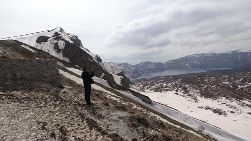 Nemrut Kalderası ilkbaharla birlikte görsel şölen sunuyor