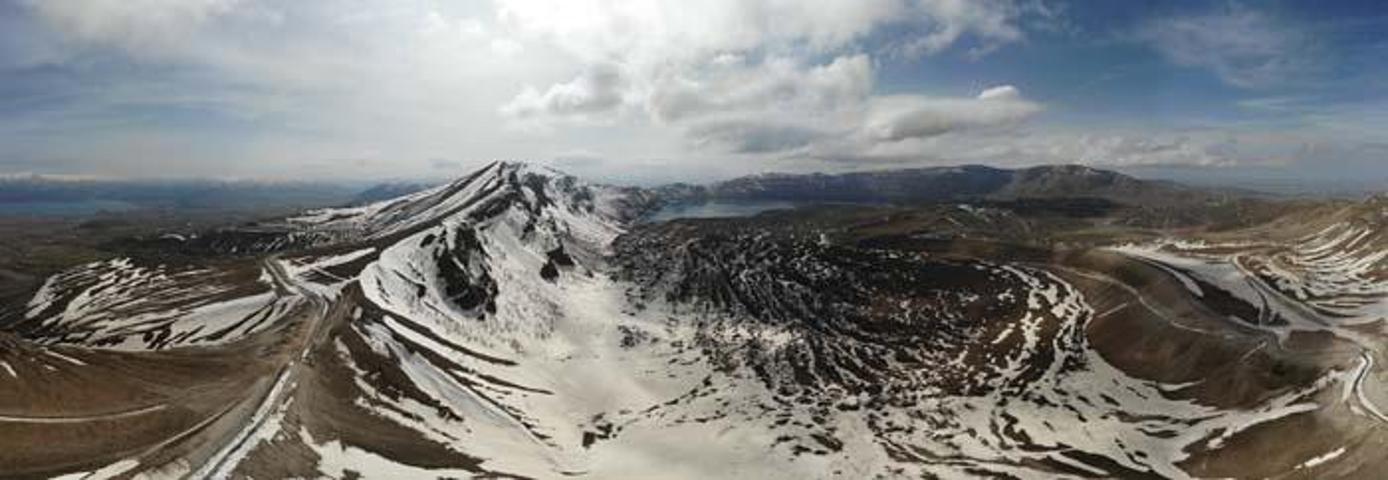 Nemrut Kalderası ilkbaharla birlikte görsel şölen sunuyor