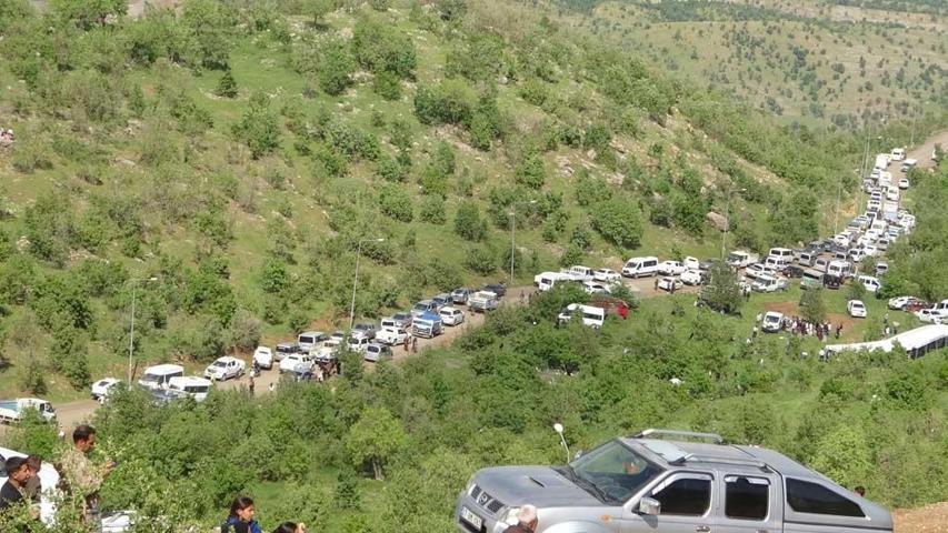 30 yıl aradan sonra gelen sevinç: Akrabalarını görmek için kapıya akın ettiler