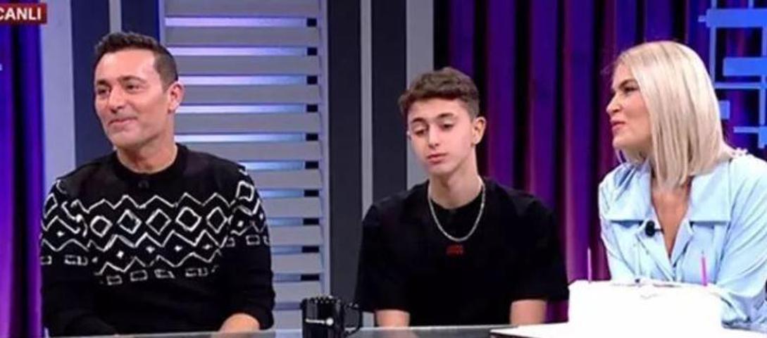 Mustafa Sandal ile Melis Sütşurup birinci evlilik yıl dönümünü Pariste kutladı
