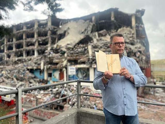 Atatürkün imzaladığı öne sürülen Nutuk alevlerin içerisinden kurtarıldı