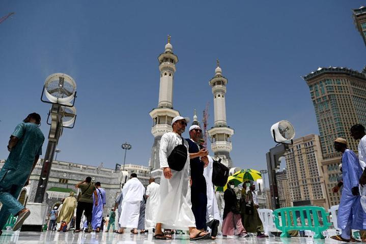 Suudi Arabistan: Yurt dışından gelen hacı adayı sayısı 1,6 milyonu aştı