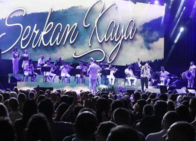 Arabeskin kalbi Kuruçeşme Açıkhavada Serkan Kaya ile attı