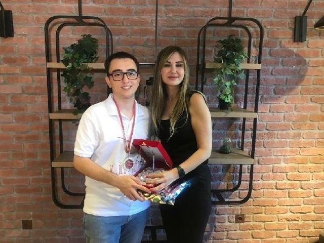 Depremzede Zeynep ve Bora, YKSde derece yaptı
