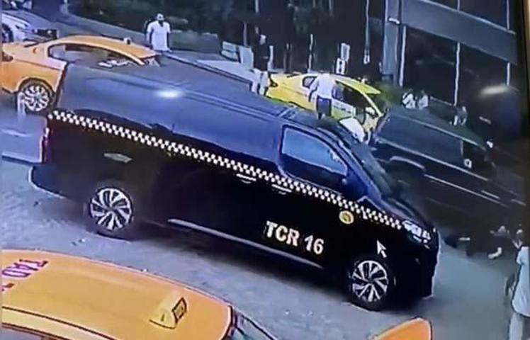 İstanbulda kısa mesafe cinayeti kamerada: Taksicinin öldüresiye dövdüğü adam öldü