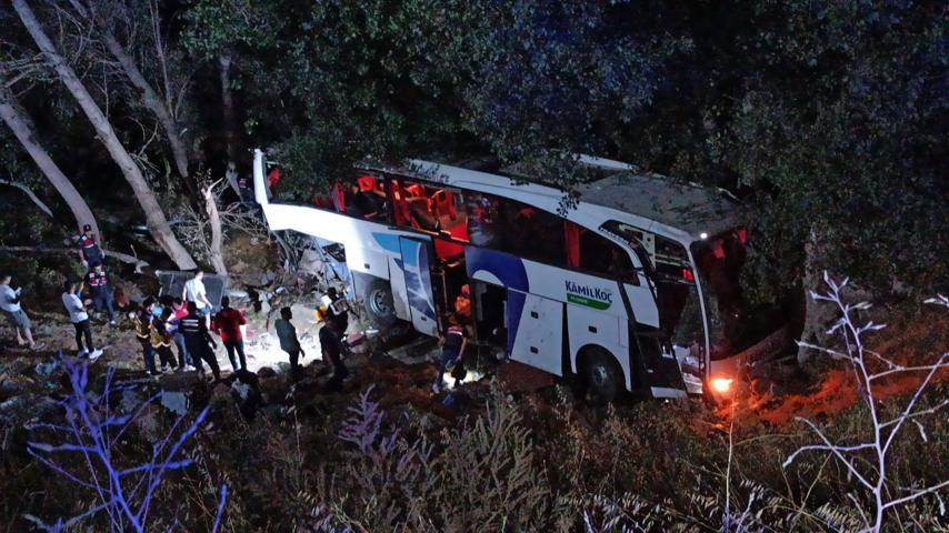 Son dakika haberi: Yozgatta yolcu otobüsü şarampole uçtu: 12 ölü, 20 yaralı