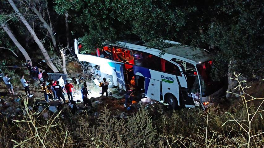 Son dakika haberi: Yozgatta yolcu otobüsü şarampole uçtu: 12 ölü, 20 yaralı