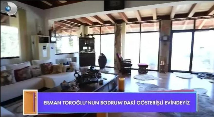 Erman Toroğlu deniz manzaralı evinin kapılarını açtı... Terasta jakuzi ve saunası var