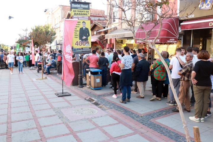 Edirnede 1 ton ciğer dağıtıldı, vatandaşlar metrelerce kuyrukta bekledi