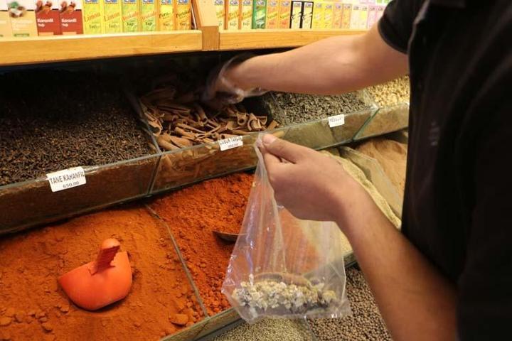 Astım, bronşit, öksürüğe karşı birebir Yaklaşık 13 bitkinin karışımıyla yapılıyor Hastalıklara kalkan olan bu çaya rağbet arttı