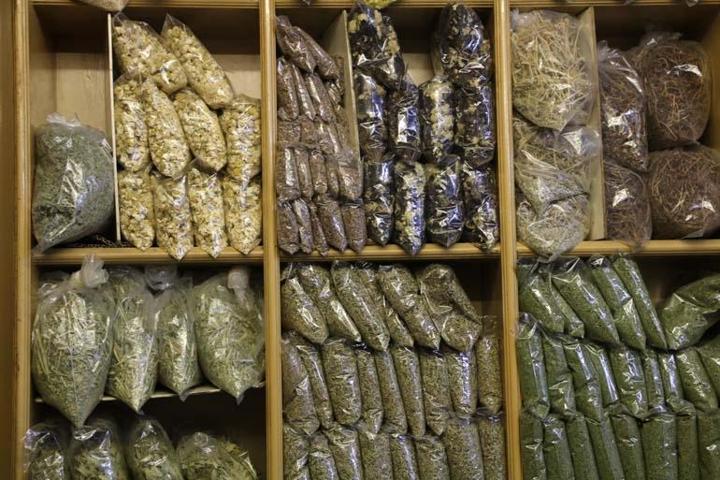 Astım, bronşit, öksürüğe karşı birebir Yaklaşık 13 bitkinin karışımıyla yapılıyor Hastalıklara kalkan olan bu çaya rağbet arttı