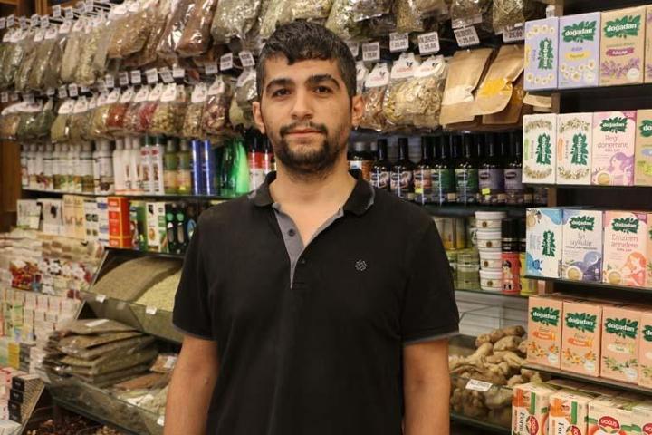 Astım, bronşit, öksürüğe karşı birebir Yaklaşık 13 bitkinin karışımıyla yapılıyor Hastalıklara kalkan olan bu çaya rağbet arttı