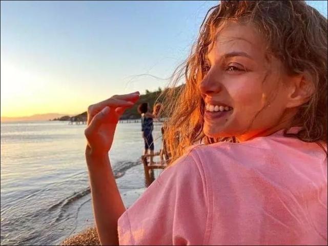 Oyuncu Leyla Tanlardan düğün açıklaması: Acelemiz yok