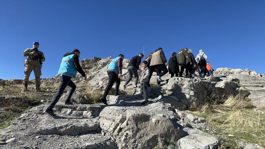Cudide Off-Road araçlarıyla ay yıldız gösterisi