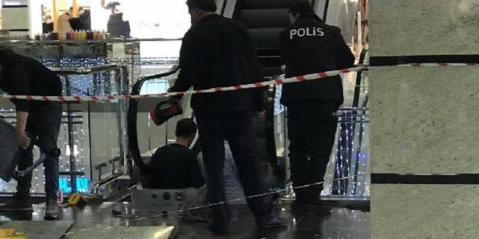Korkunç kaza 1.5 yaşındaki Mert Ali yürüyen merdivenden düştü, parmakları koptu
