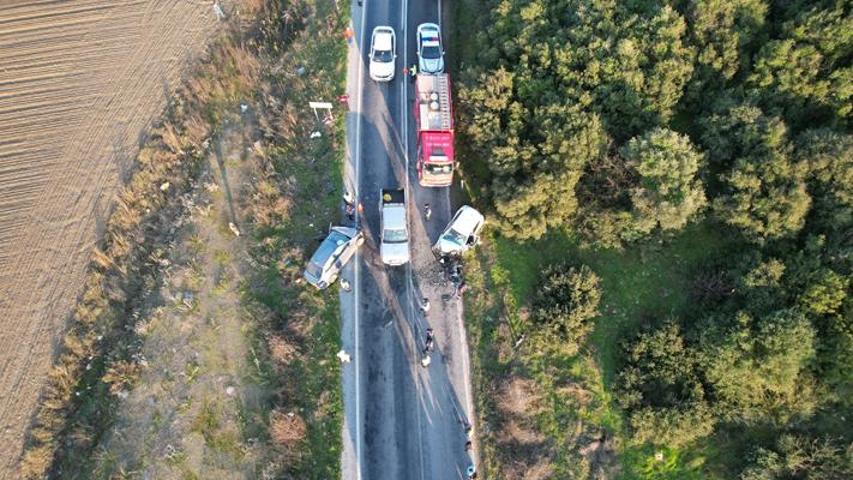 Kafa kafaya çarpıştılar, ortalık savaş alanına döndü: 2 yaralı