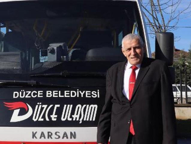 İnsanlık ölmemiş dedirten hareket Altın ve para dolu çantayı sahibine ulaştırdı