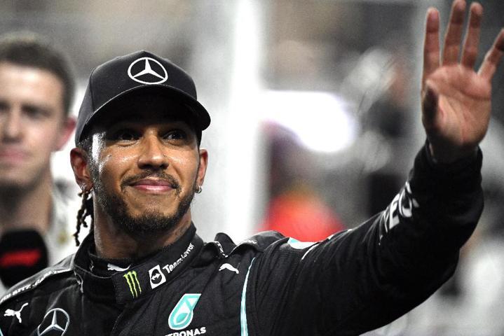 Dev transfer duyuruldu: Hamilton, Ferrari koltuğuna geçiyor