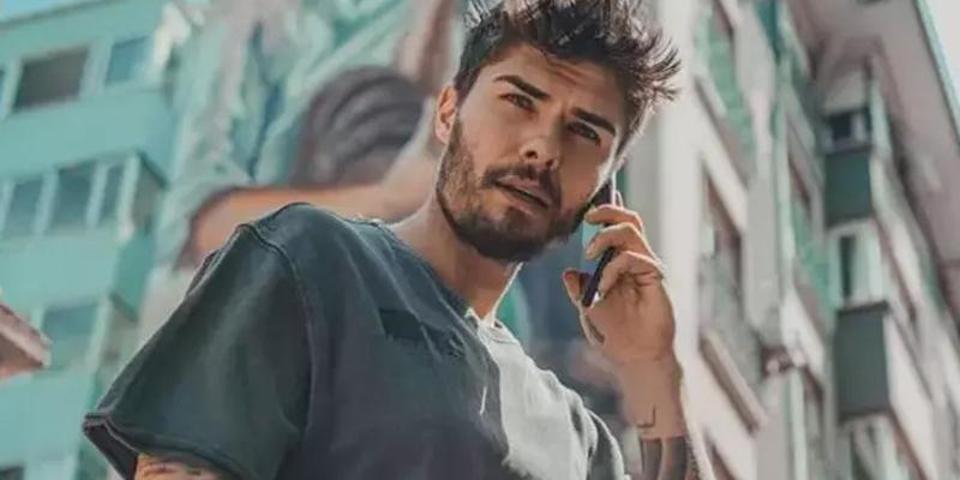 Nisa Bölükbaşı ile aşk yaşamıştı Survivorın eski yarışmacısı Barış Murat Yağcıya milyonluk tazminat şoku