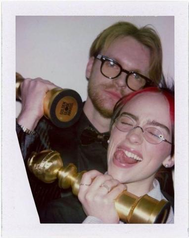 Film müziği dalında Oscar, Grammy ve Altın Küre kazanan ilk kadın şarkıcı oldu Billie Eilishin çocukluğu görenleri şaşırttı