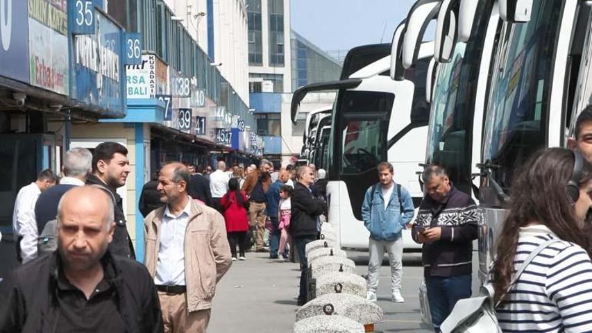 Bayrampaşadaki 15 Temmuz Demokrasi Otogarında bayram dönüşü hareketliliği