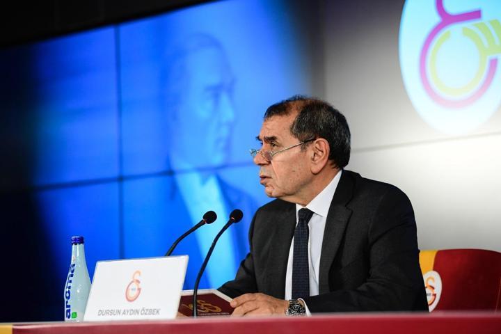 Galatasaray Başkanı Dursun Özbekten rakiplerine kupa göndermesi
