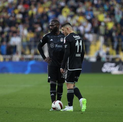 Güntekin Onay, Fenerbahçe - Beşiktaş derbisindeki o detaya dikkat çekti