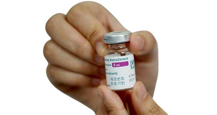 AstraZeneca aşılarının yan etkisi var mı İtiraf gibi açıklama...