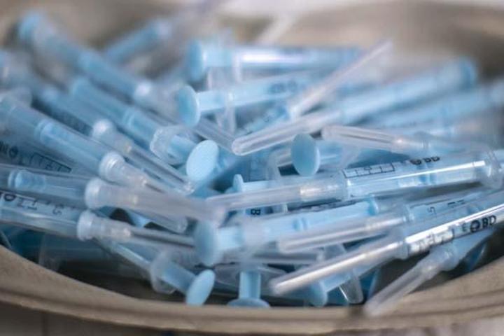 AstraZeneca aşılarının yan etkisi var mı İtiraf gibi açıklama...