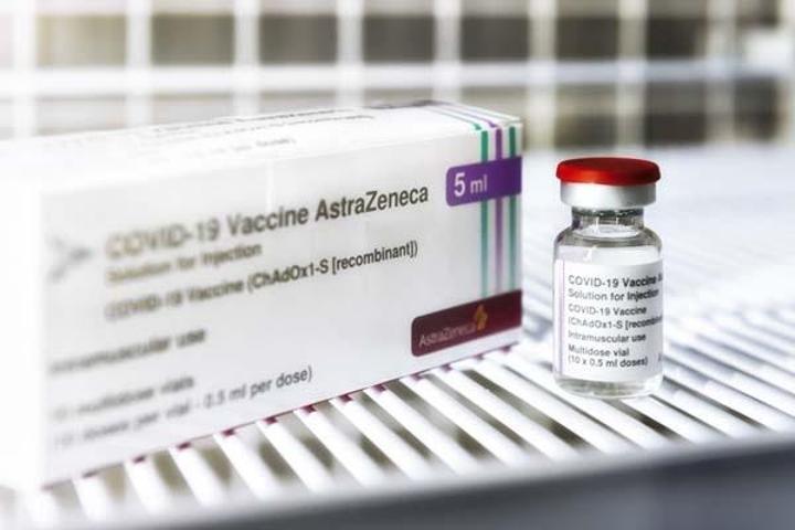 AstraZeneca aşılarının yan etkisi var mı İtiraf gibi açıklama...