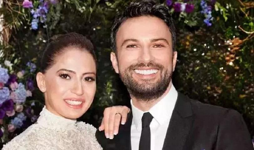 Megastar Tarkan sosyal medyada aşka geldi Güzeller güzeli eşi Pınar Tevetoğlunun evlilik yıl dönümünü böyle kutladı