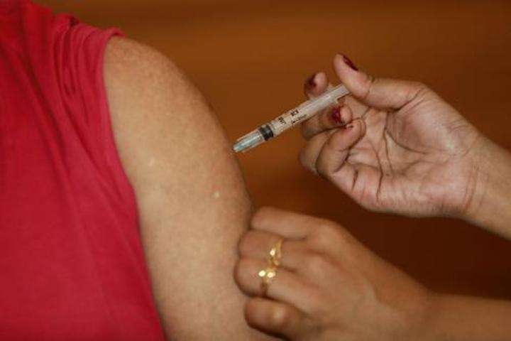 Yan etki itirafı sonrası AstraZenecadan karar: Covid-19 aşısını dünya çapında geri çekti