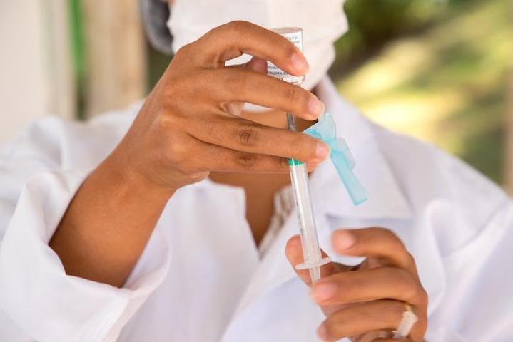 Yan etki itirafı sonrası AstraZenecadan karar: Covid-19 aşısını dünya çapında geri çekti