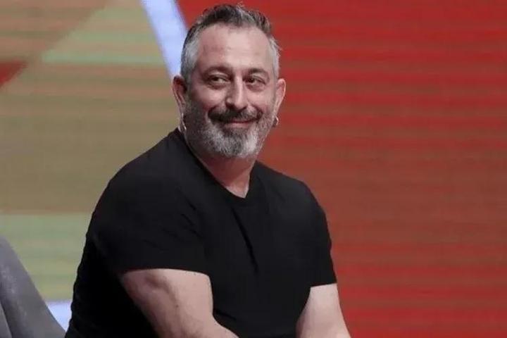Komedyenlerin kavgası sona erdi Hasan Can Kayadan Cem Yılmaza zeytin dalı Şakalaştık bitti
