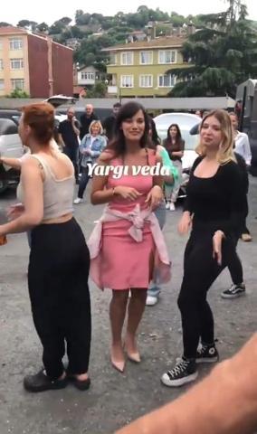 Yargının Ceylini Pınar Deniz sosyal medyayı salladı Çekimlerin sona ermesinin ardından böyle eğlendi