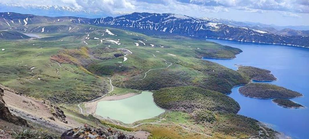 Dünyanın ikinci büyük krateri olan Nemrut, zirveden görüntülendi