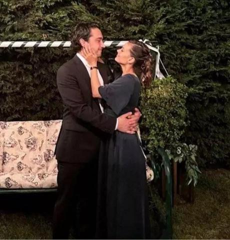 Burak Dakak, Ayhan Işık Özel Ödülüne layık görüldü Sevincini böyle paylaştı