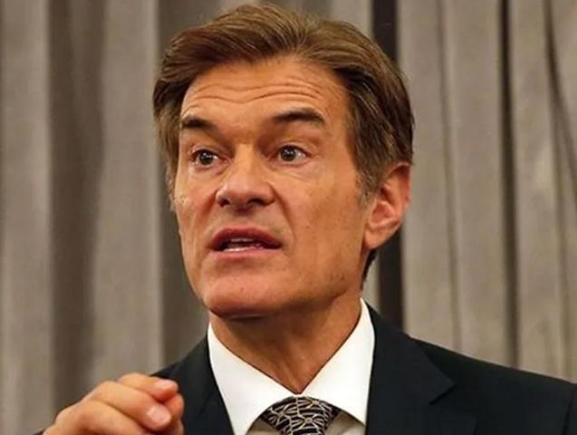 Doktor Mehmet Özden uçakta acil müdahale Fenalaşan yolcunun imdadına yetişti: ‘Hostesler panik oldu’
