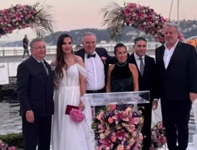 Ünlü oyuncu aşka geldi Burak Sergen ve eşi balayında: Yakışır mutluluk
