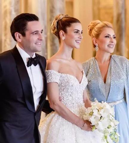 Nazlı Sabancıdan eşi Hacı Sabancıya romantik kutlama