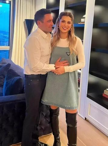 Nazlı Sabancıdan eşi Hacı Sabancıya romantik kutlama