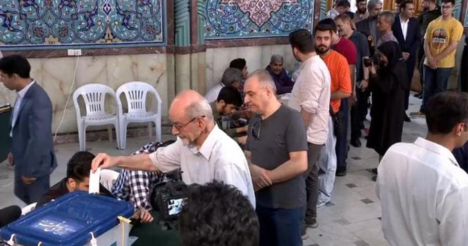 Komşuda seçim heyecanı İran’da, 14. dönem cumhurbaşkanlığı seçimleri devam ediyor
