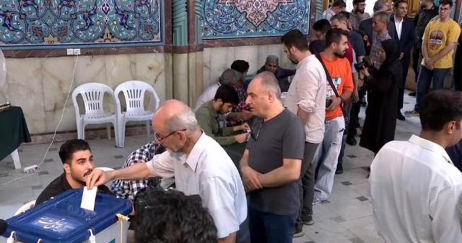 Komşuda seçim heyecanı İran’da, 14. dönem cumhurbaşkanlığı seçimleri devam ediyor