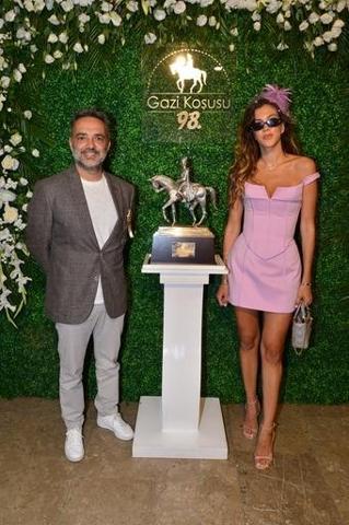 Gazi’de şıklık yarışı Spor, iş, sanat, cemiyet ve magazin dünyası buluştu